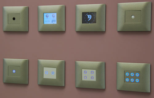 ����-�����